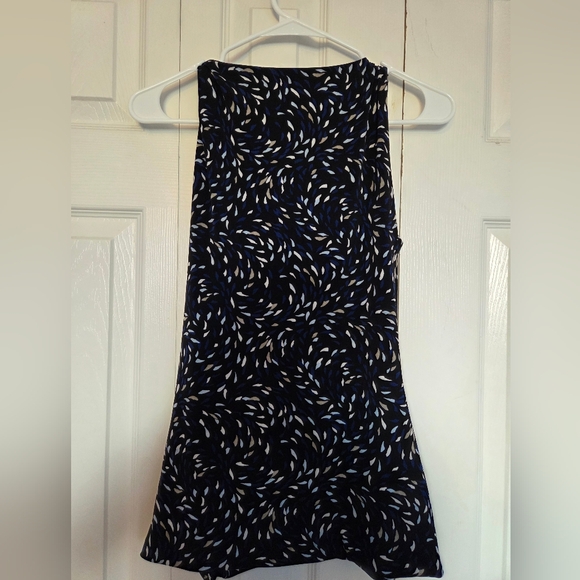 White House Black Sleeveless Crossover Top - Picture 3 of 4